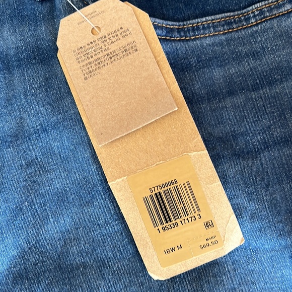 Levi's High Rise Skinny Jeans - Classic Blue - Picture 11 of 12